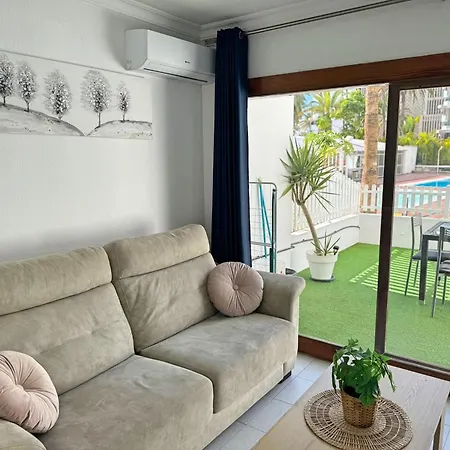 Tropical Terraza A La Piscina Apartment