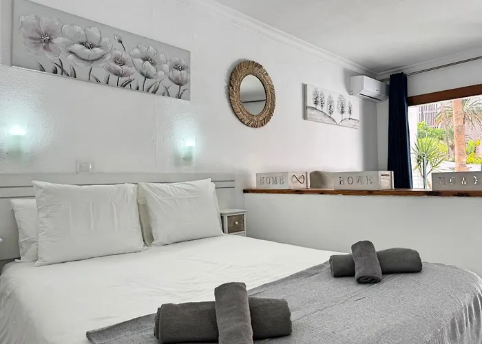 Tropical Terraza A La Piscina Playa del Inglés